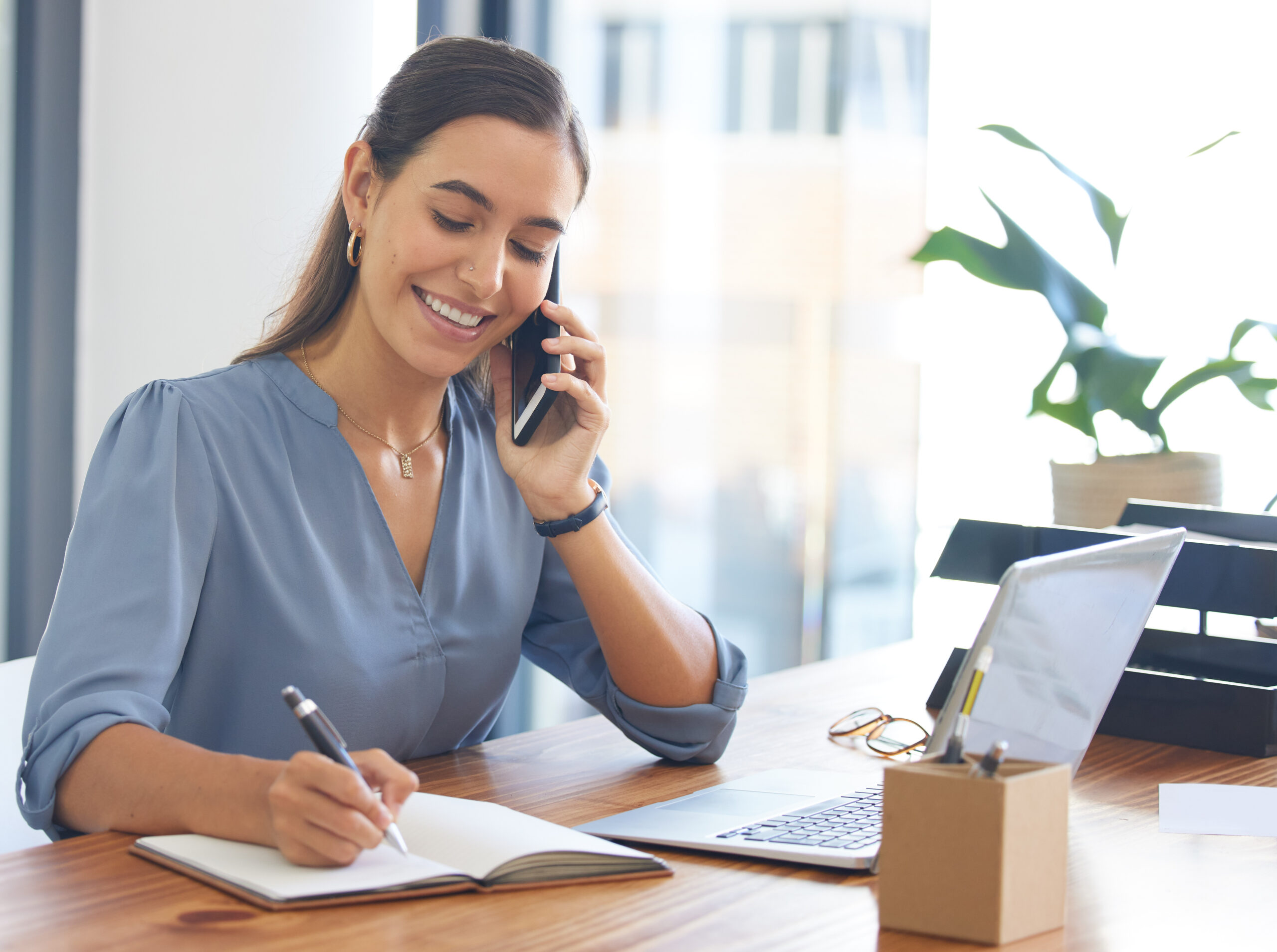 woman calling a lead back
